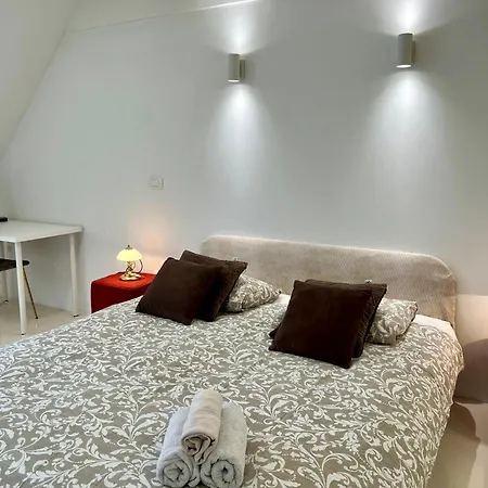 80qm Under The Castle Apartment *
